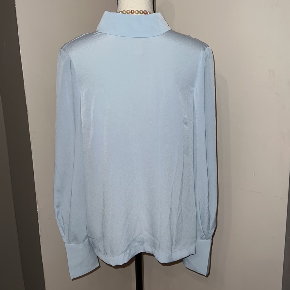 H & M Beautiful long sleeve Light Blue blouse. - Picture 6 of 11